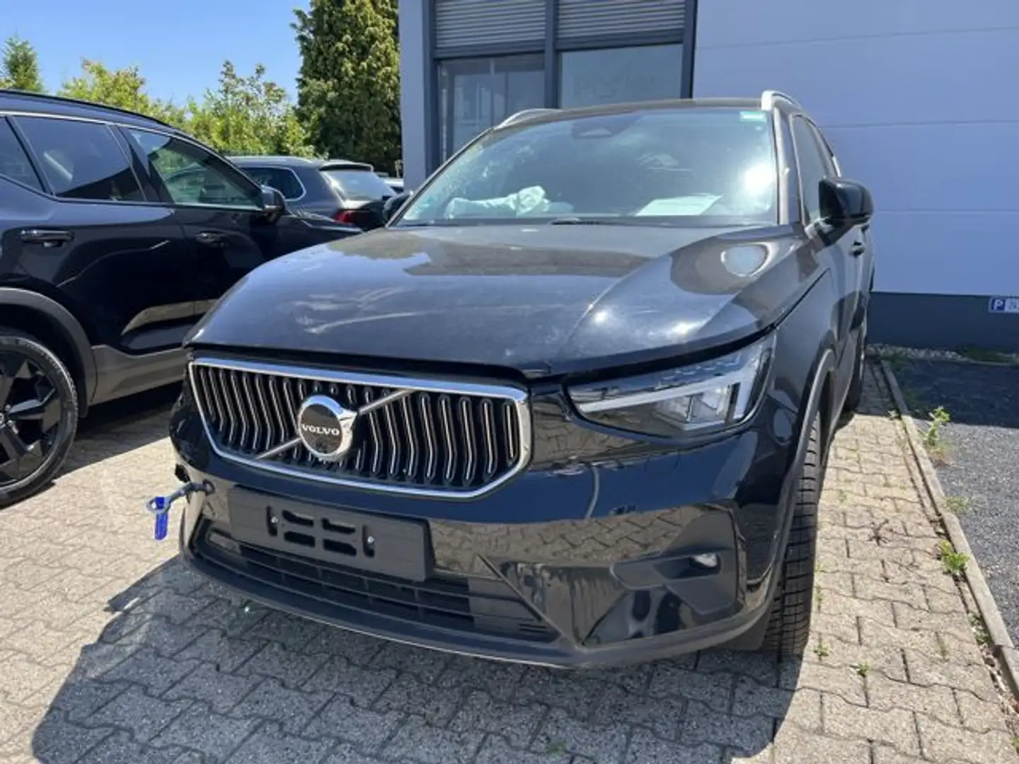 Volvo XC40 B4 Ultimate Bright Schwarz - 2