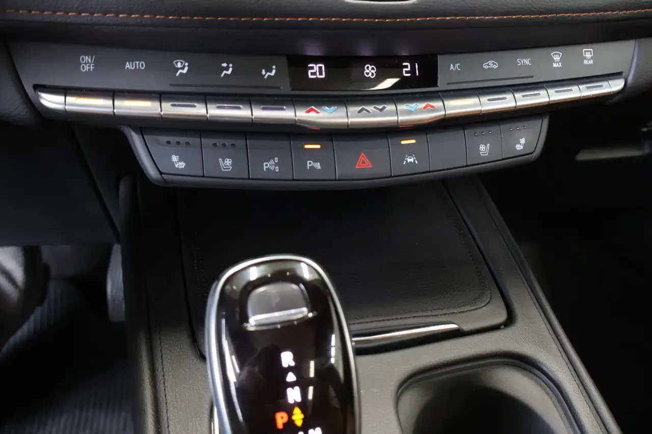 Cadillac XT4 снимка Cadillac XT4