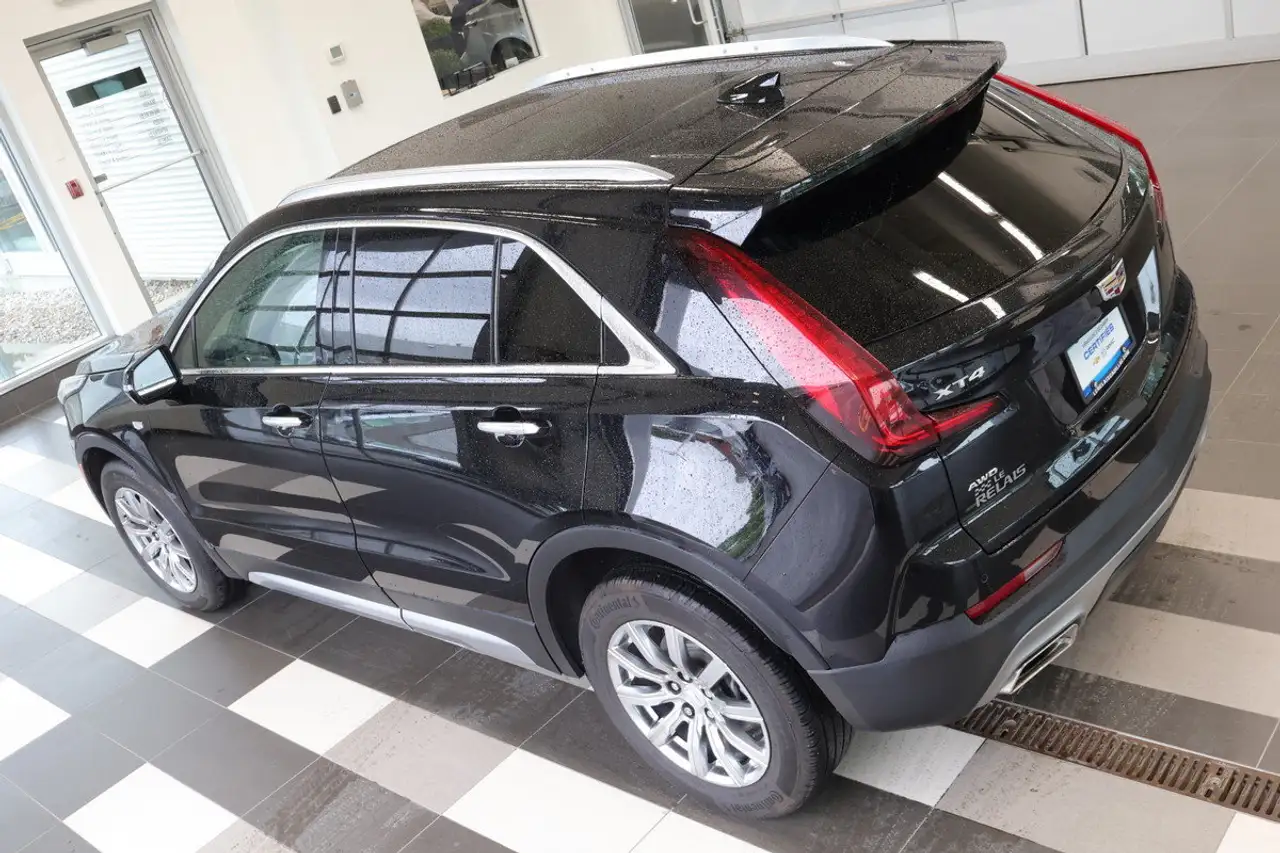 Cadillac XT4 снимка Cadillac XT4