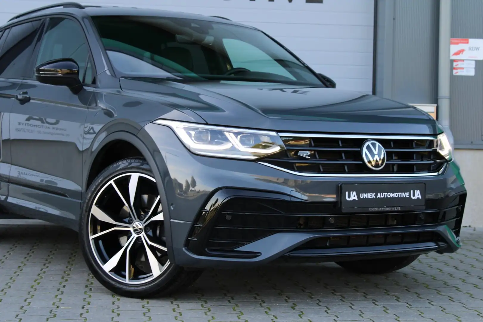 Volkswagen Tiguan 1.4 TSI eHybrid 245PK | 3 x R-LINE | PANO | IQ LED Gris - 2