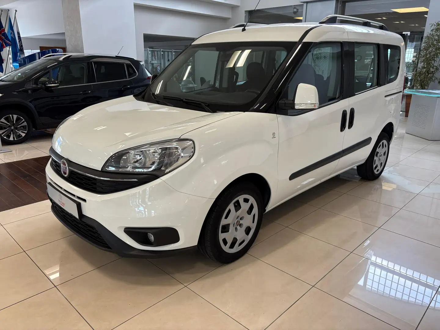 Fiat Doblo Doblo II 2015 1.6 mjt 16v Easy 95cv Blanco - 1