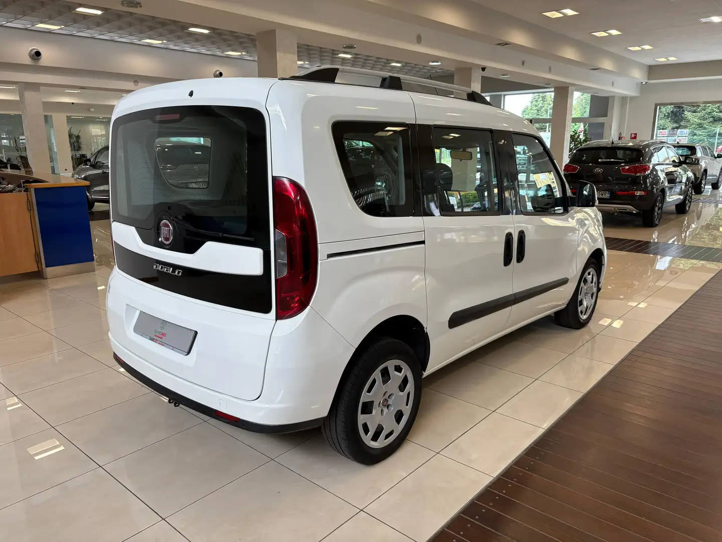 Fiat Doblo Doblo II 2015 1.6 mjt 16v Easy 95cv Blanco - 2