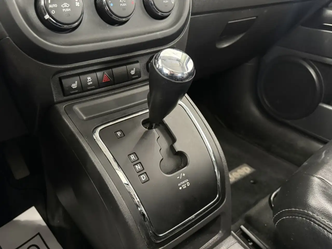Jeep Patriot снимка Jeep Patriot