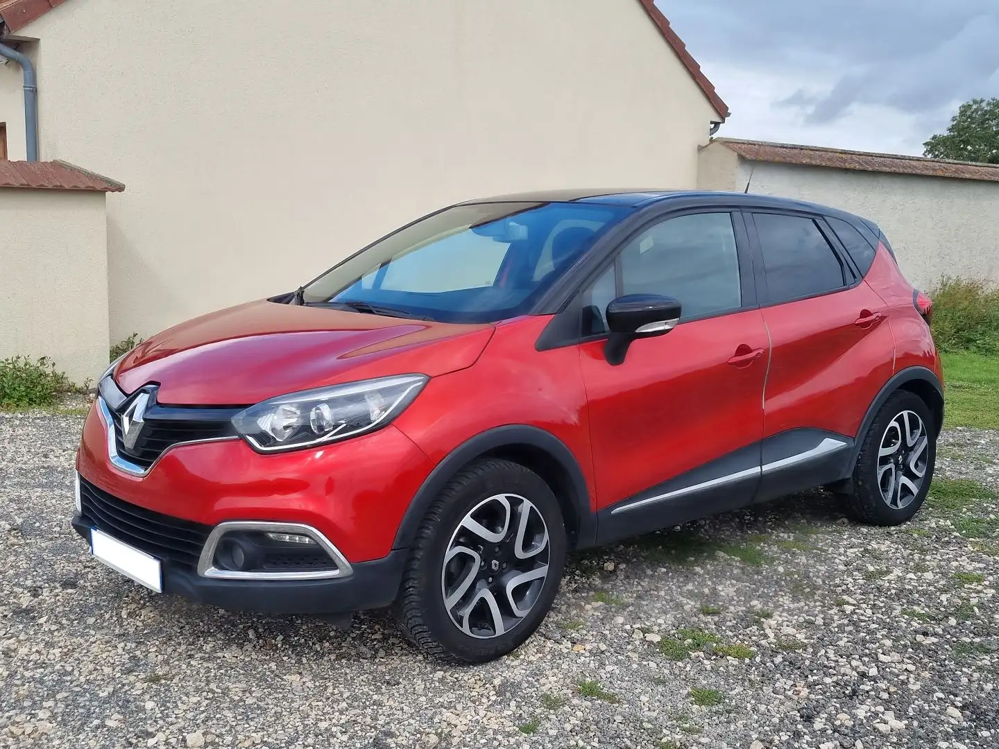 Renault Captur 1.5 DCI 110 STOP\u0026START ENERGY INTENS EURO6 2016 Rouge - 1