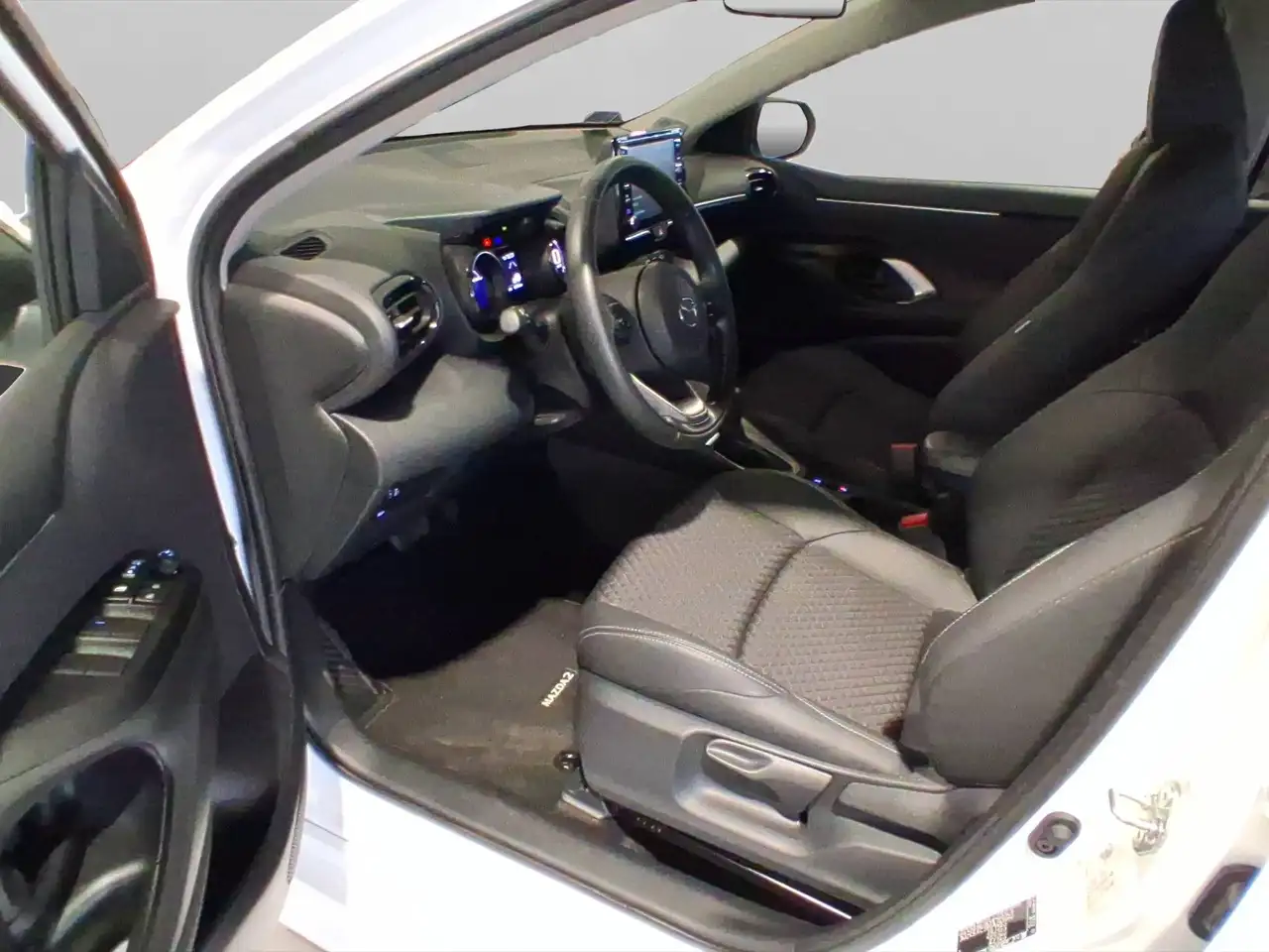 Mazda 2 IV 2022 1.5 vvt full hybrid electric Agile Comfort Pack e-cvt, миниатюра 9