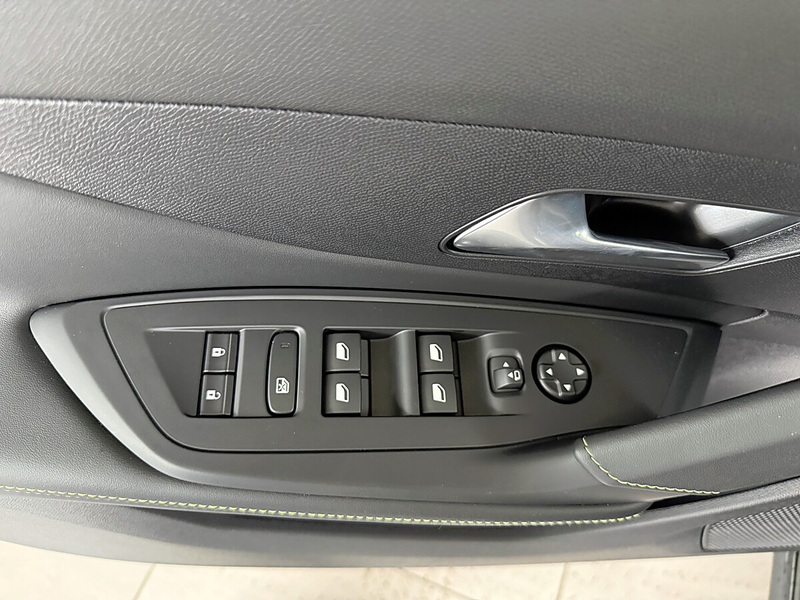Peugeot 408 Hybrid 145 e-DCS6 GT — photo 11
