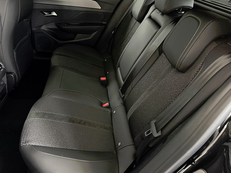 Peugeot 408 Hybrid 145 e-DCS6 GT — photo 9