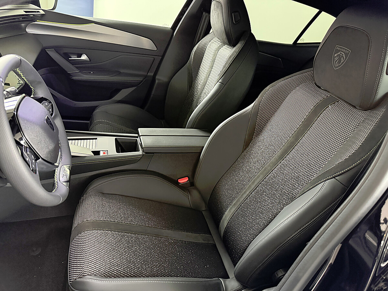 Peugeot 408 Hybrid 145 e-DCS6 GT — photo 10