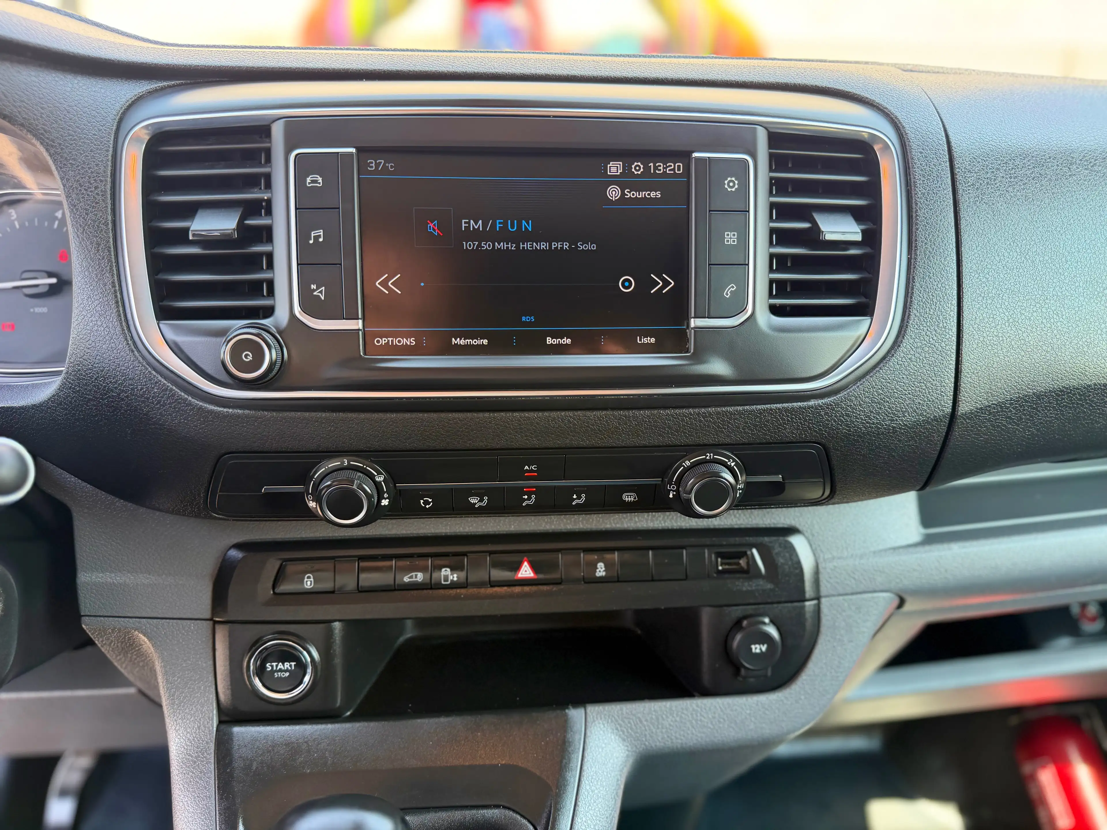 Peugeot Expert 2.0 BlueHDi L2 UTILITAIRE — photo 12