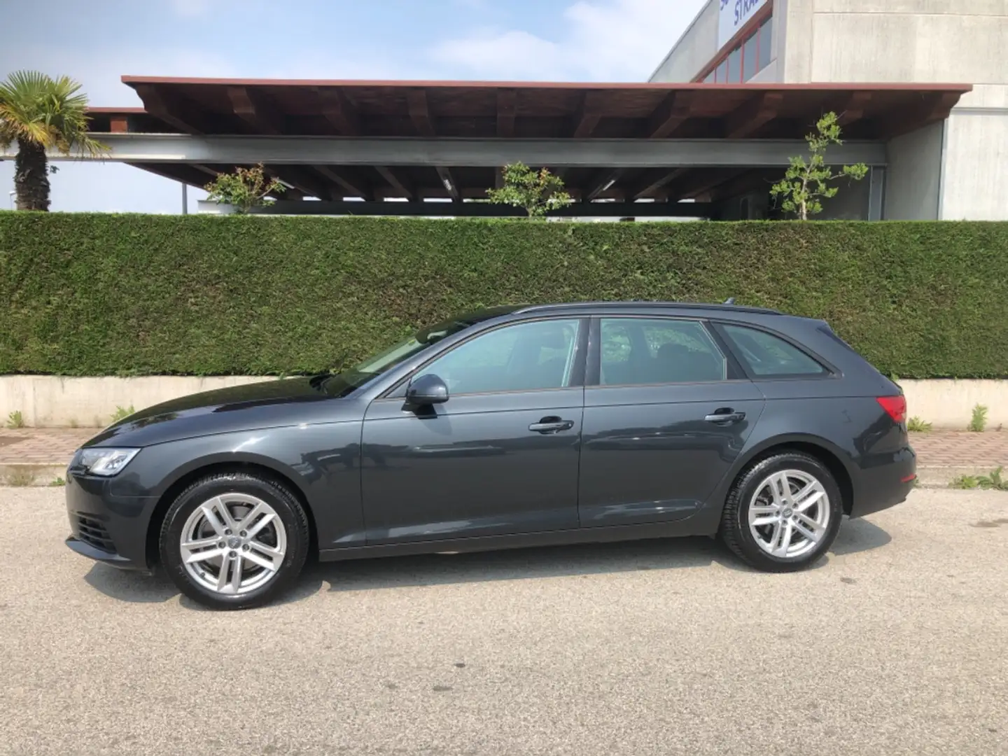 Audi A4 Avant 2.0 TDI 150 CV S tronic Busines Gris - 1