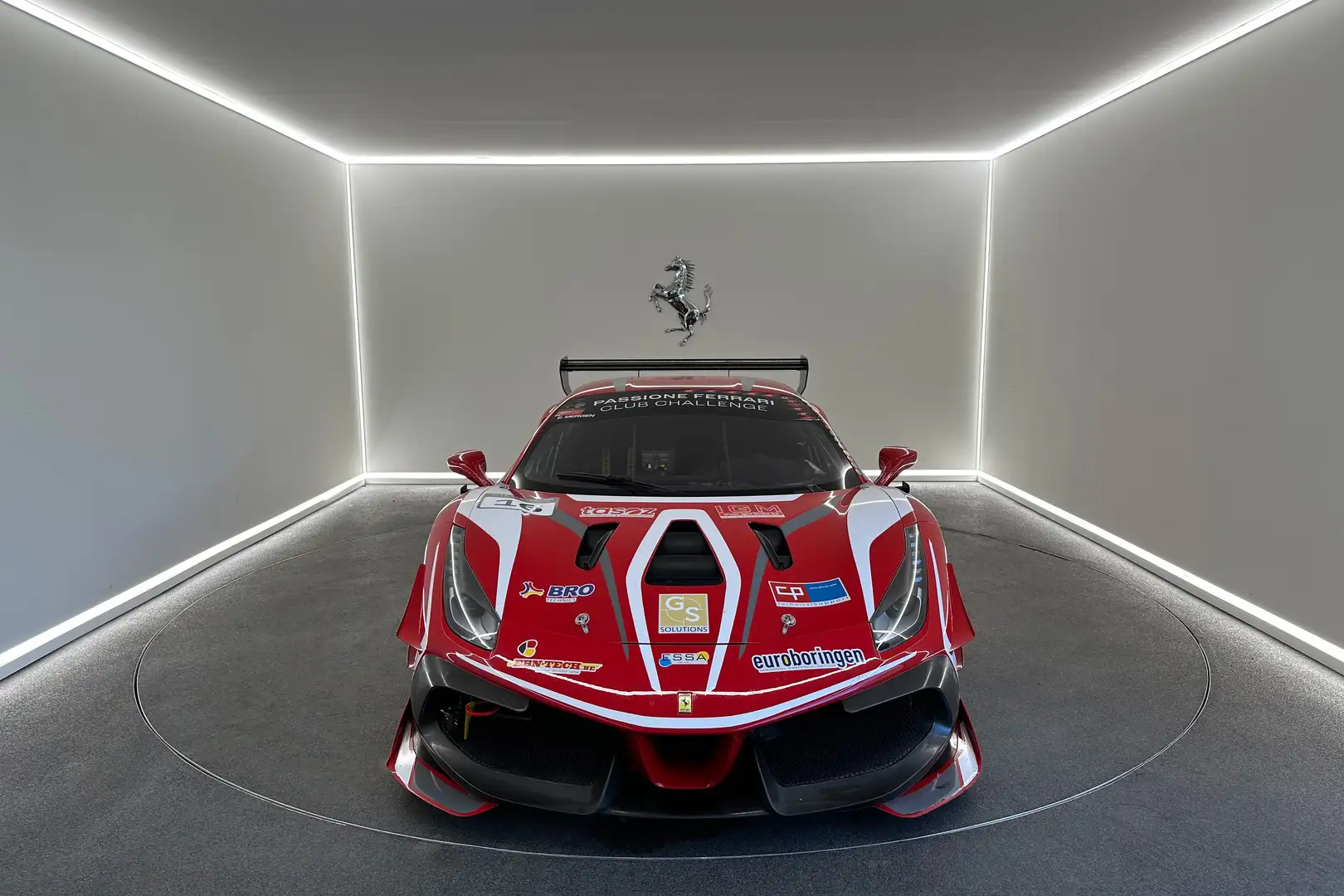 Ferrari 488 Challenge EVO Piros - 2