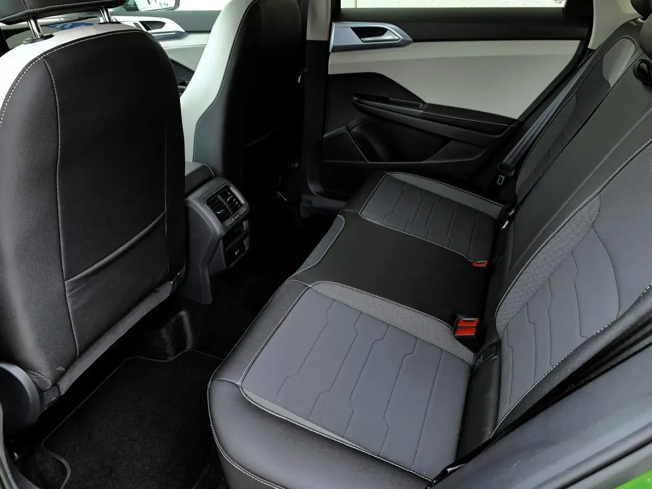 Volkswagen Taos снимка Volkswagen Taos