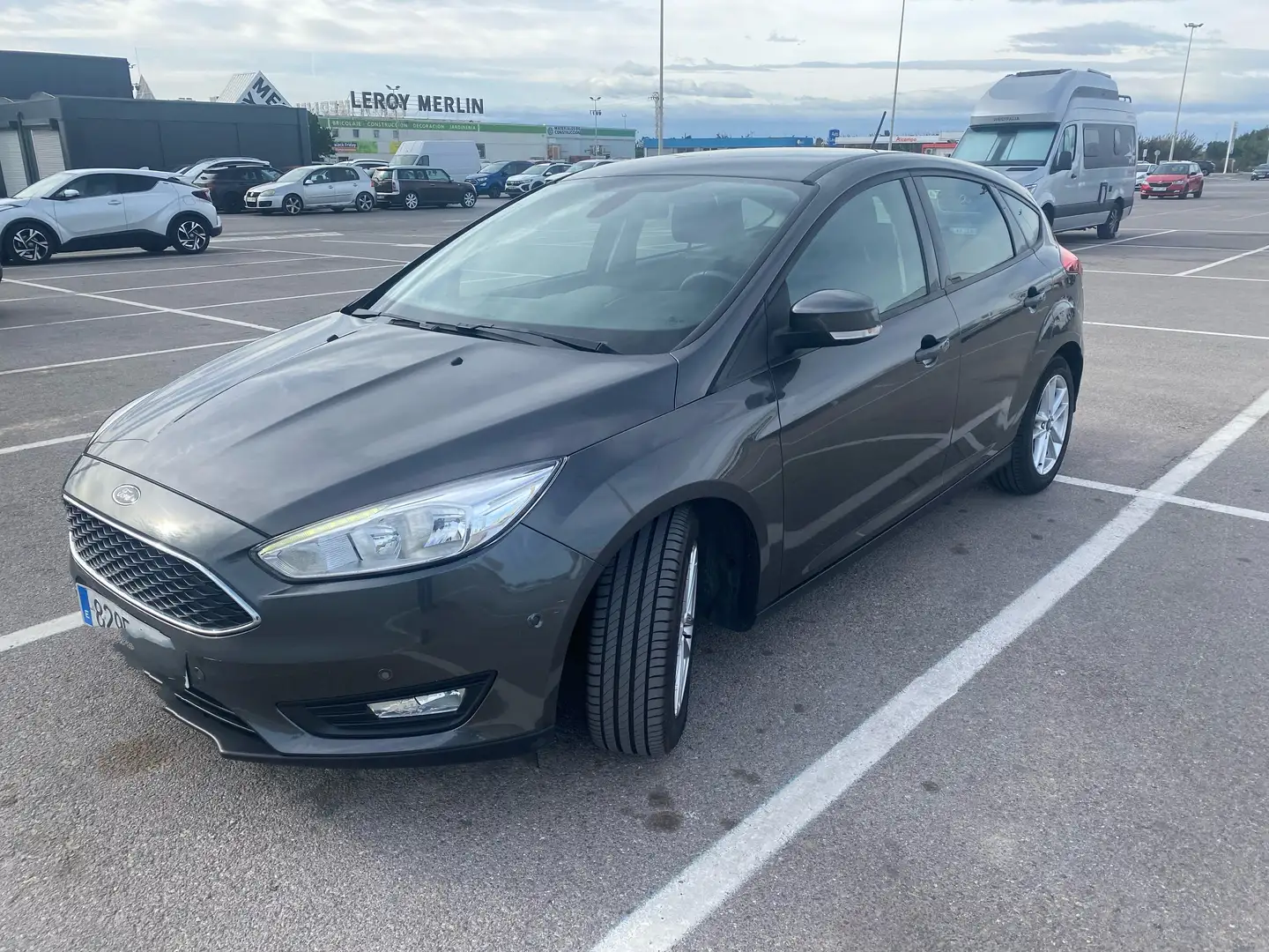 Ford Focus Focus 1.0 Ecoboost Auto-S Gris - 1