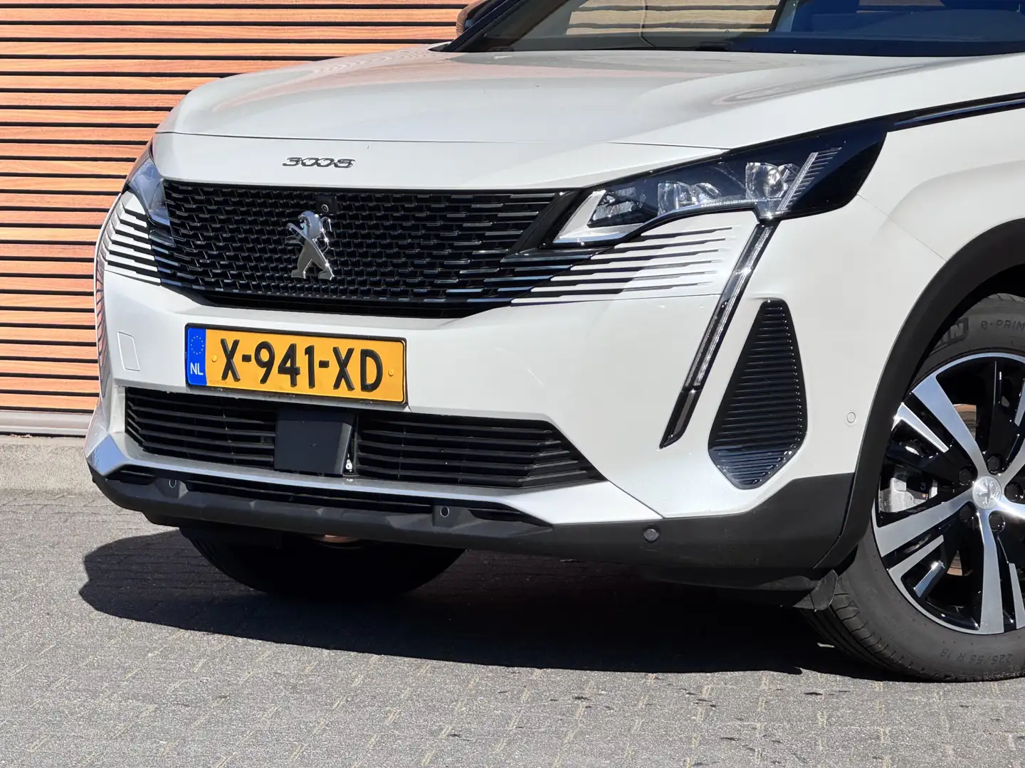Peugeot 3008 1.2 Hybrid GT Camera / Navigatie / Parkeerhulp v+a Wit - 2