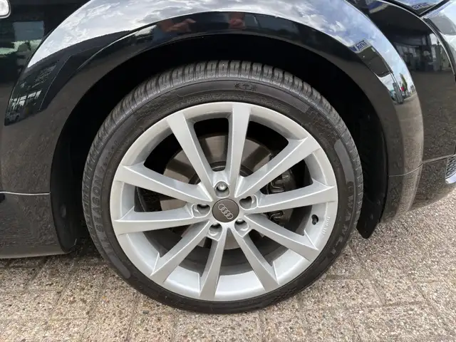 Audi TT view 13