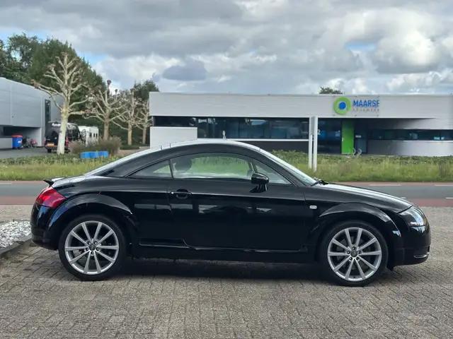 Audi TT view 4