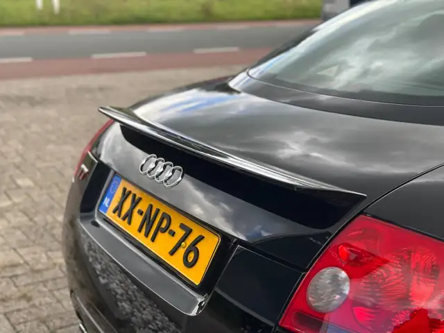 Audi TT view 6