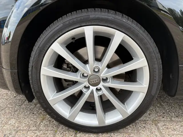 Audi TT view 10