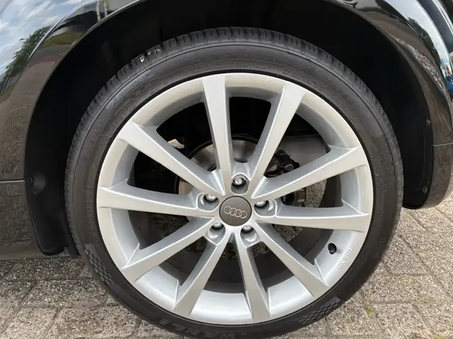 Audi TT view 11