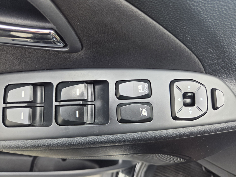 Hyundai iX35 1.6i GDI Pro/TERKHAK/NAVI/CAMERA — photo 10