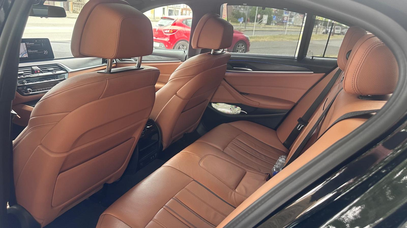 BMW 520 *D PACK M * LED* CAMERA* TOIT OUVRANT* RADAR AV/AR* — photo 15
