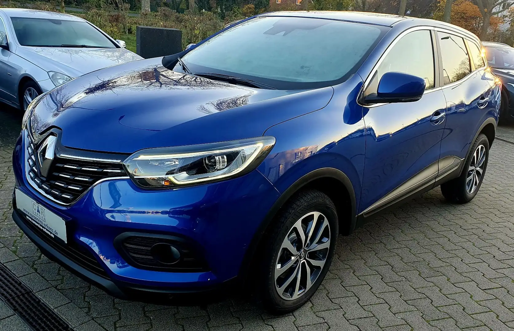 Renault Kadjar Business Edition Navi SH App Assist AHK a Blau - 1