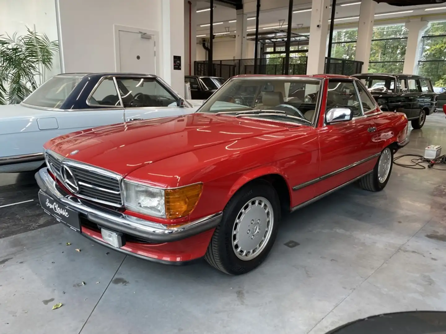 Mercedes-Benz SL 300 Roşu - 2