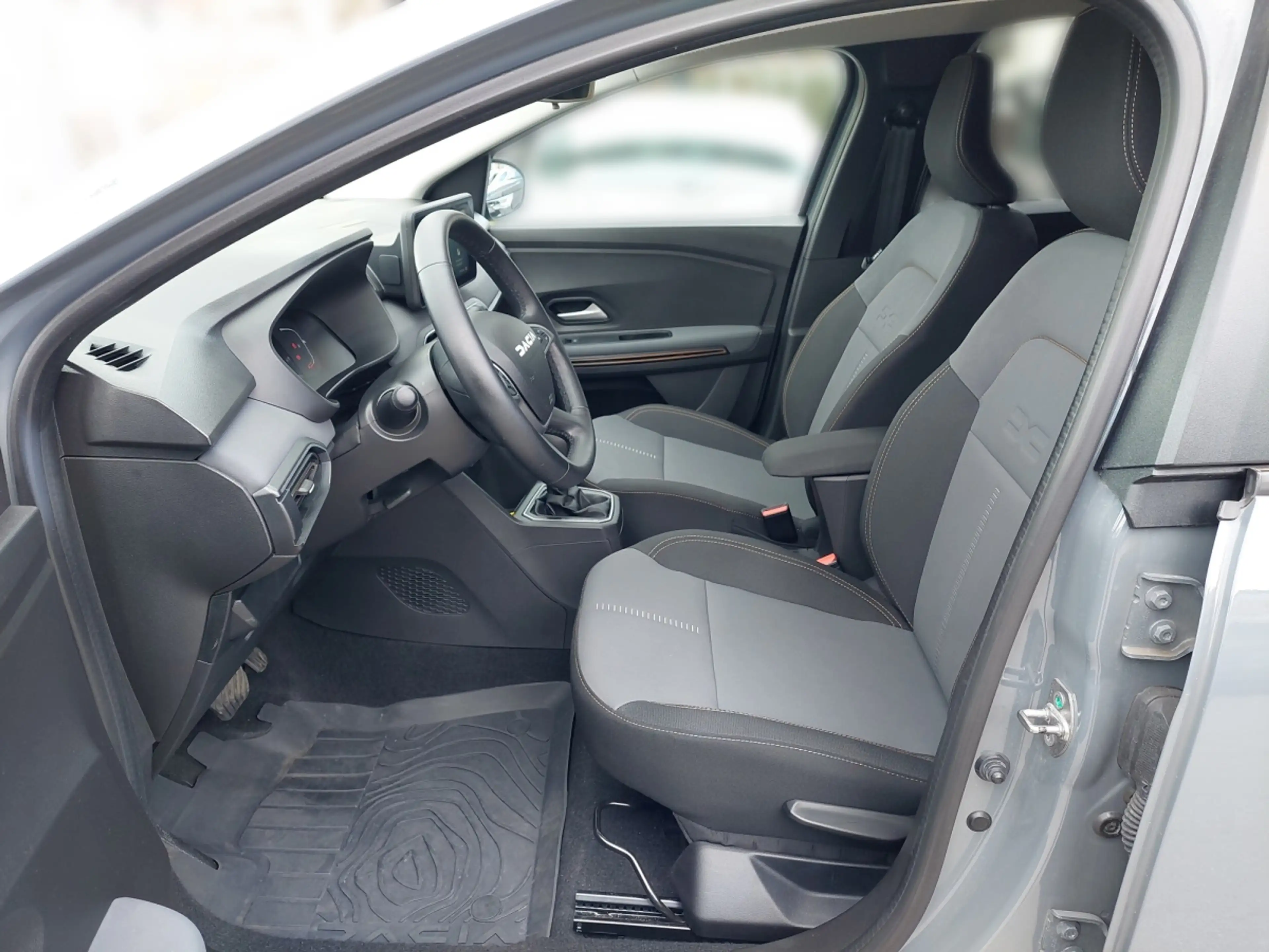 Dacia Jogger Extreme Hybrid 140 5-sitzig — photo 5