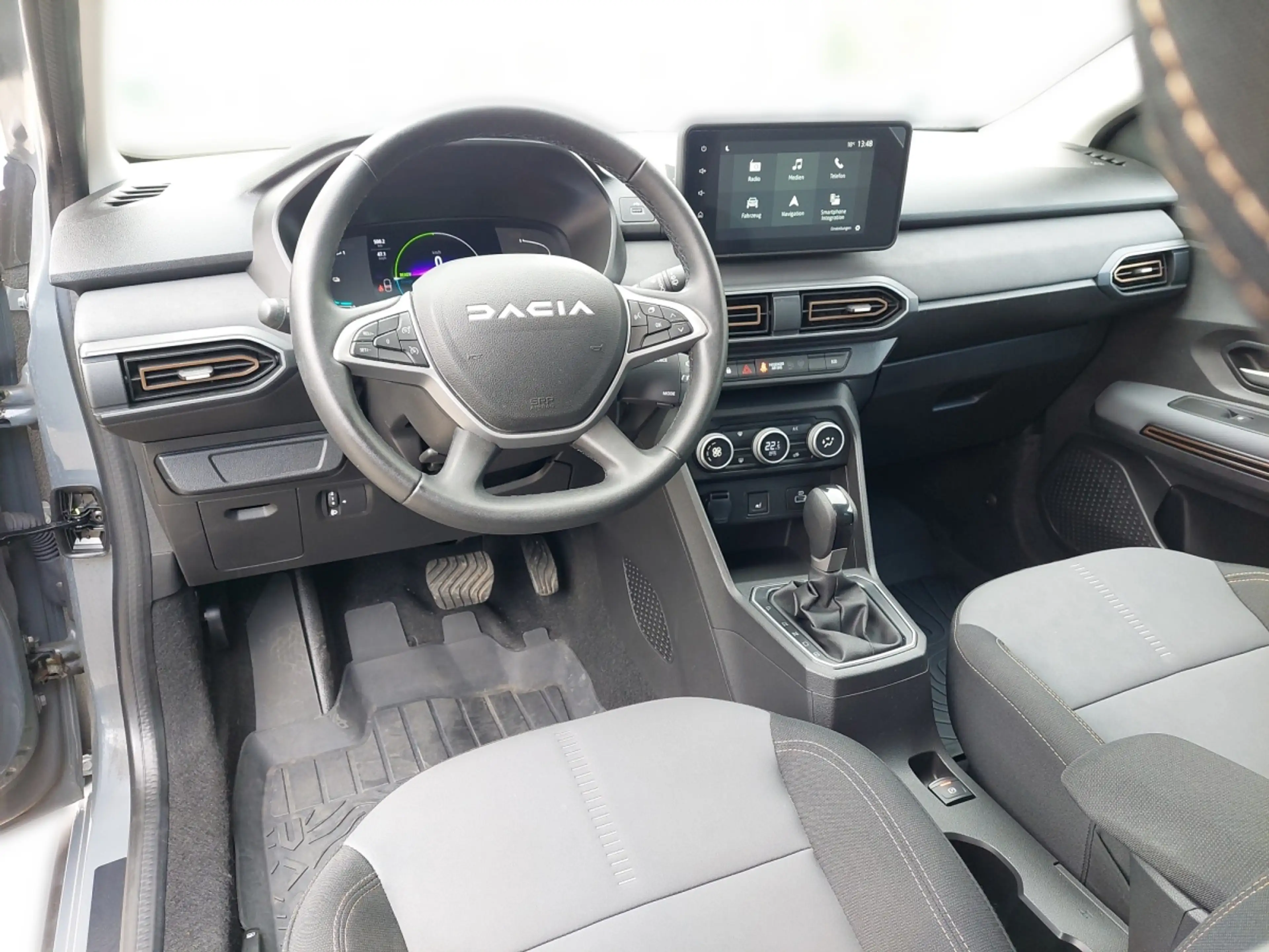 Dacia Jogger Extreme Hybrid 140 5-sitzig — photo 4