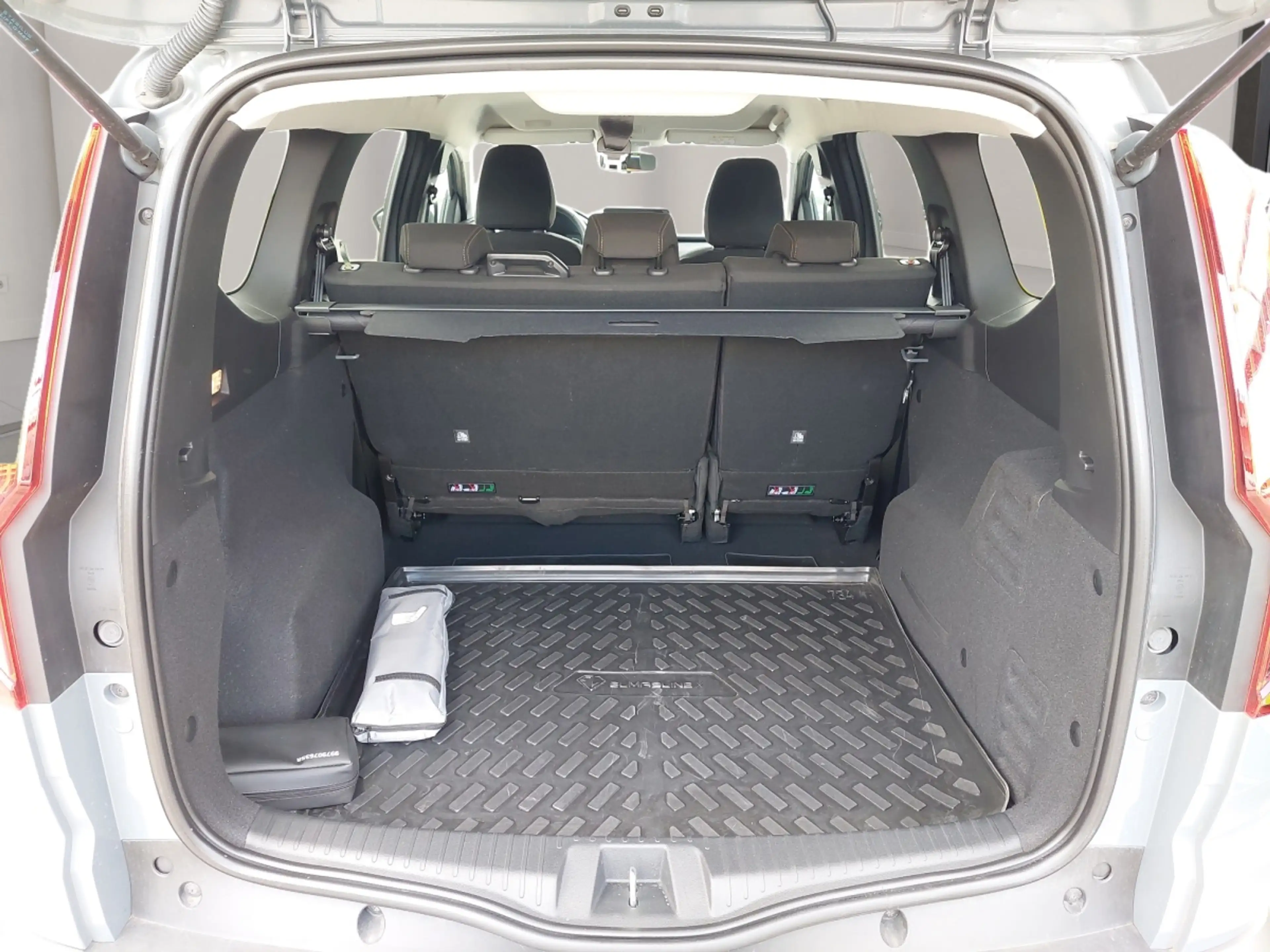 Dacia Jogger Extreme Hybrid 140 5-sitzig — photo 11