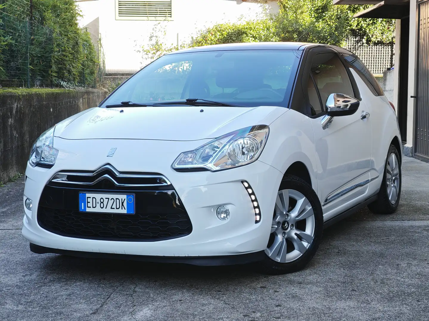 Citroen DS3 1.6 BENZINA 120cv SoChic / 97.000km Bianco - 2