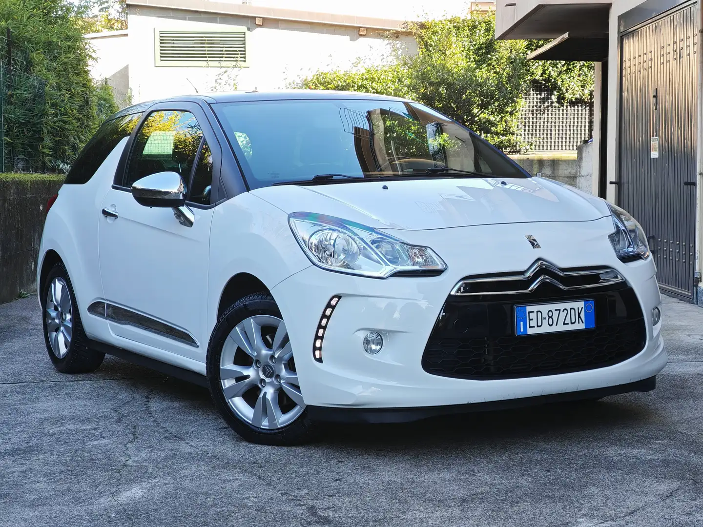 Citroen DS3 1.6 BENZINA 120cv SoChic / 97.000km Bianco - 1