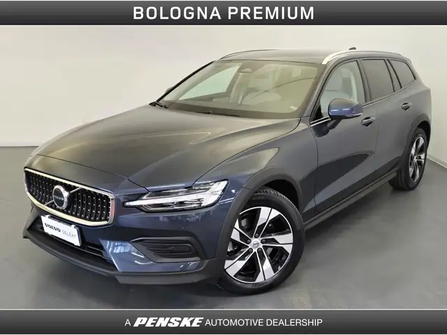 Volvo V60 Cross Country main image