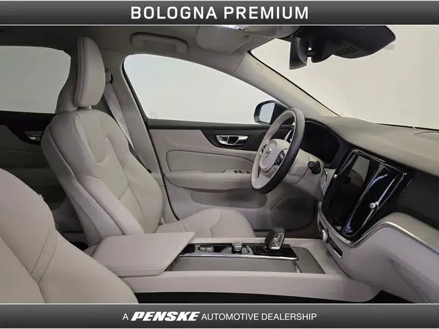 Volvo V60 Cross Country view 3