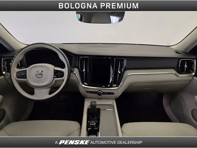 Volvo V60 Cross Country view 4