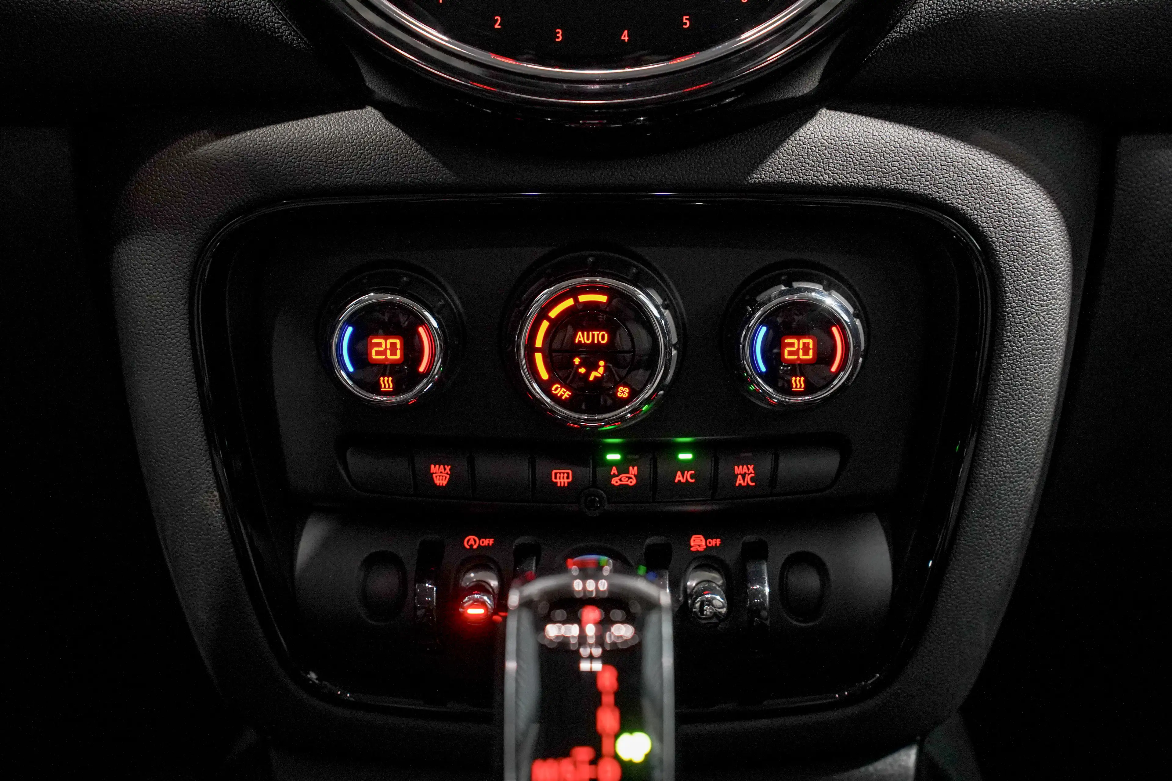 MINI One D Clubman ✖ AUTO | BLACK PACK | FACELIFT | CARPLAY | TVA ✔ — photo 9
