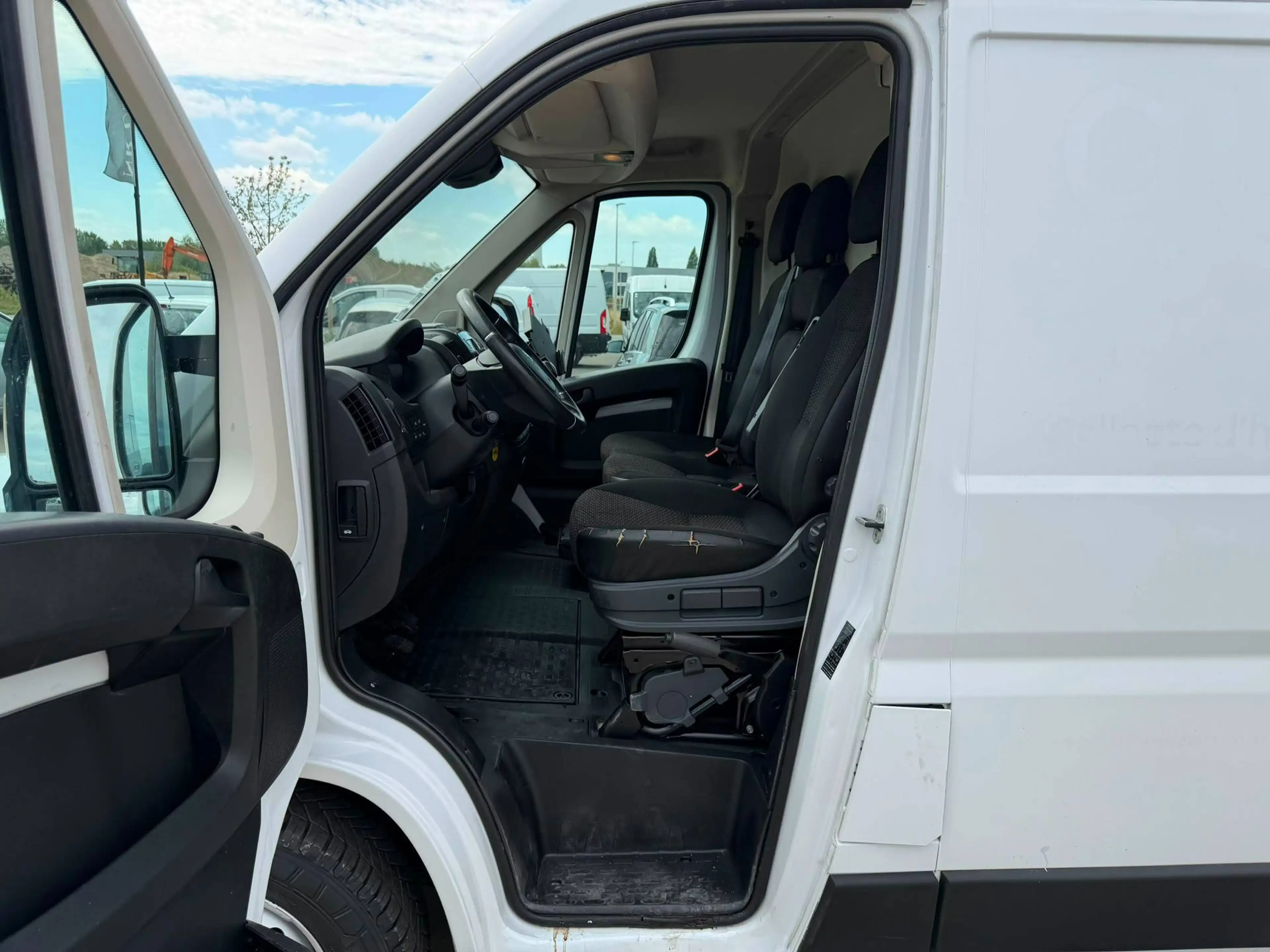 Peugeot Boxer (Stock ID 23525) — photo 14