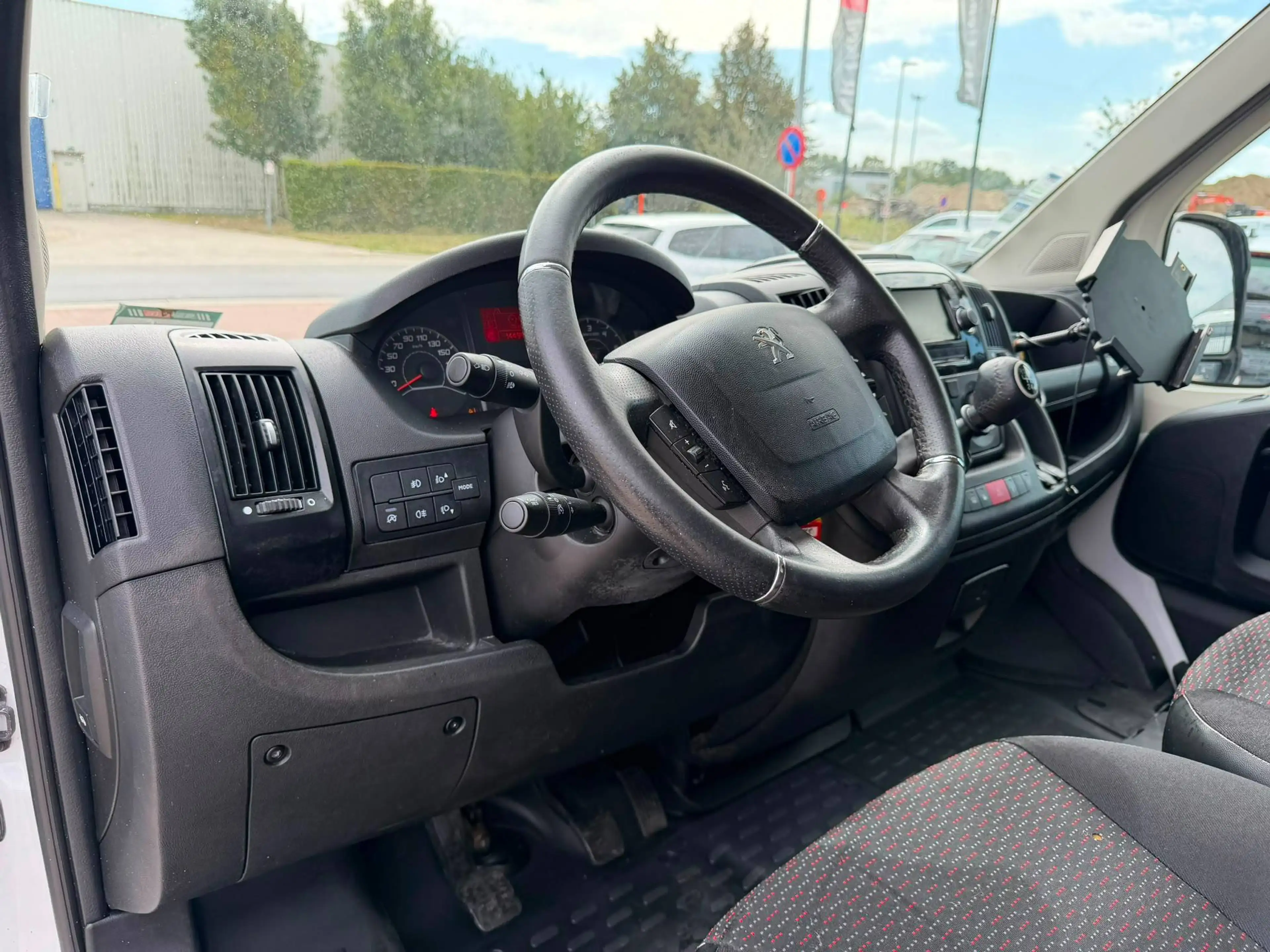 Peugeot Boxer (Stock ID 23525) — photo 15