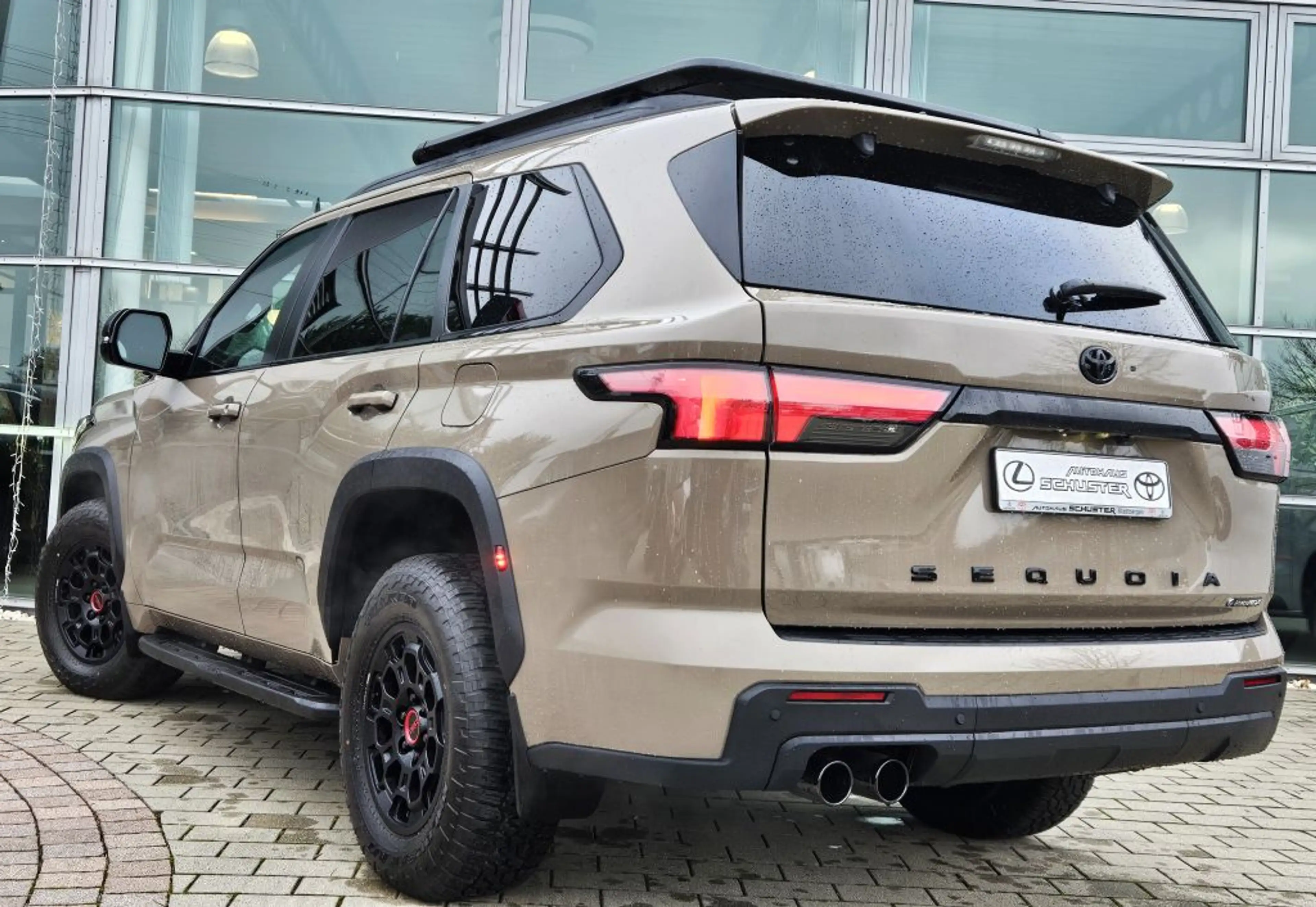 Toyota Land Cruiser Sequoia — photo 7