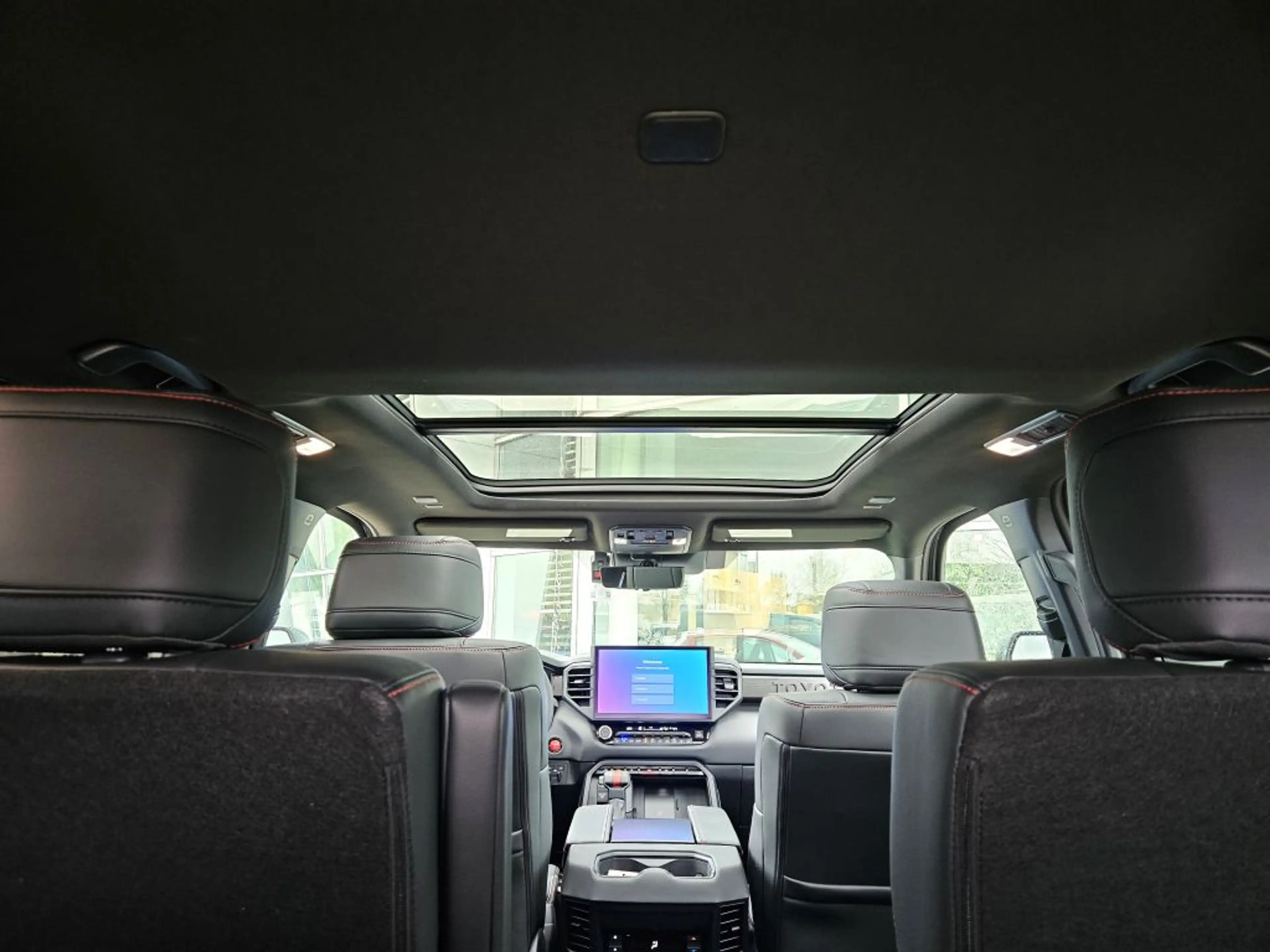 Toyota Land Cruiser Sequoia — photo 14