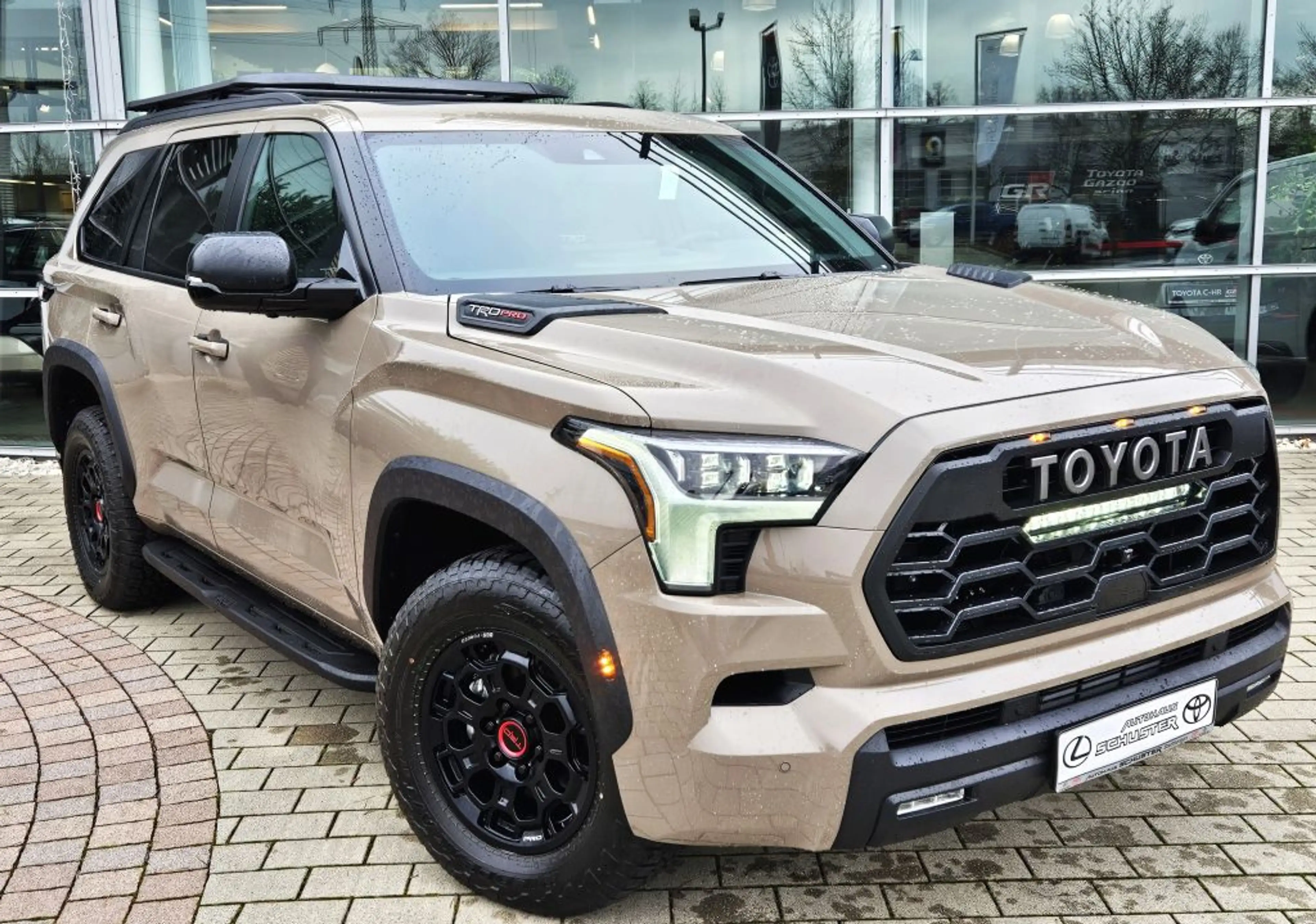 Toyota Land Cruiser Sequoia