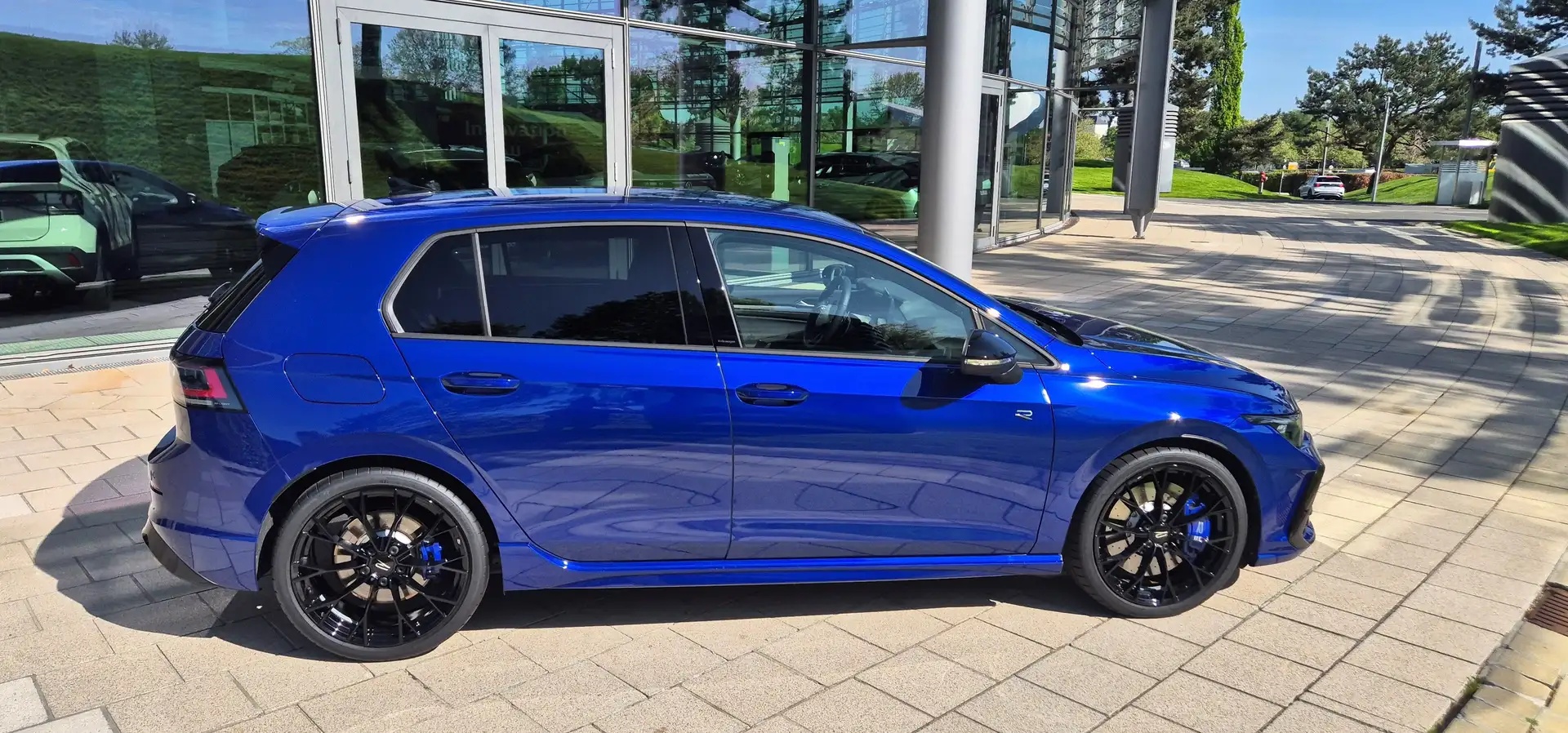 Volkswagen Golf R Golf VIII 2.0 TSI OPF 4Motion DSG Perf.-AkrapovicP Blau - 1