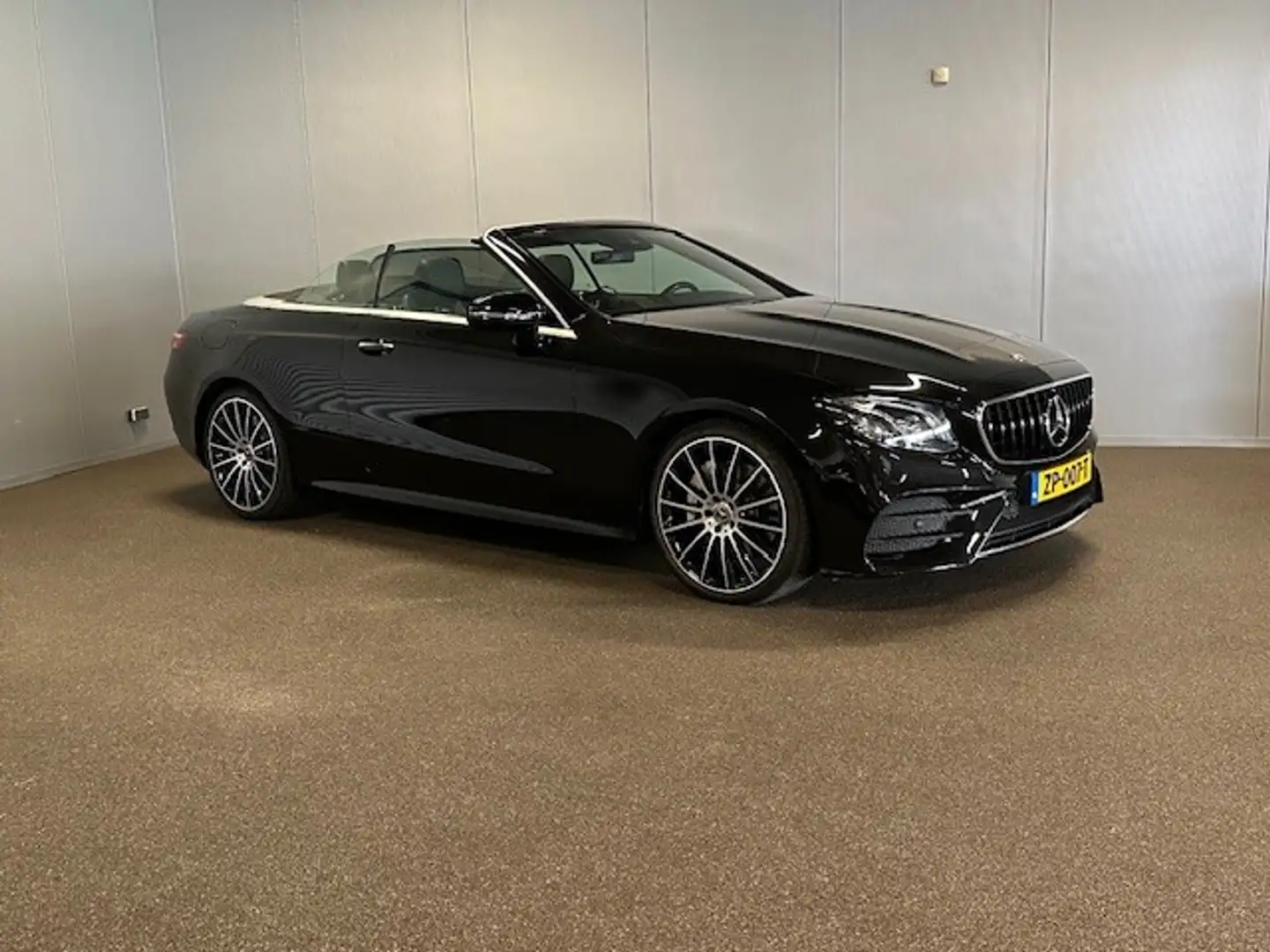 Mercedes-Benz E 450 Cabrio 4 Matic Face Lift AMG STYLING-AIRSCARF-MEMO Zwart - 1