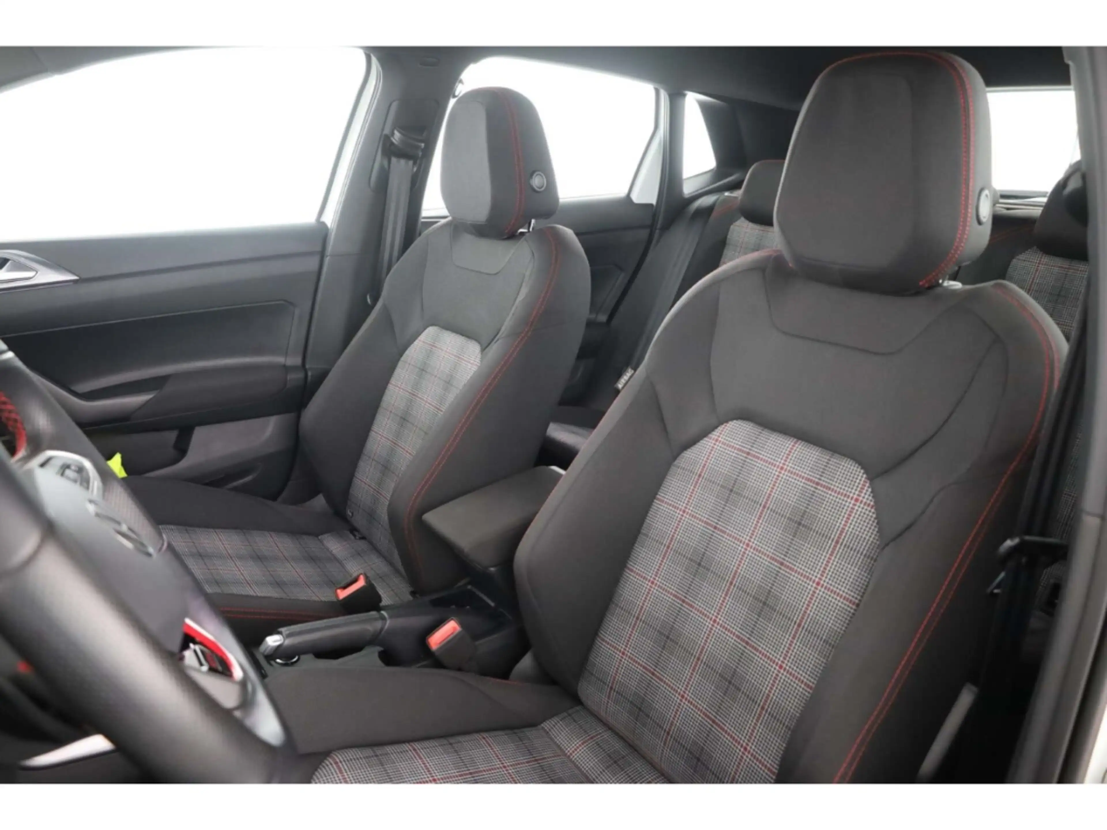 Volkswagen Polo GTI 2.0 TSI DSG Matrix/PDC/DC/Sitzhz./DAB+ — photo 10