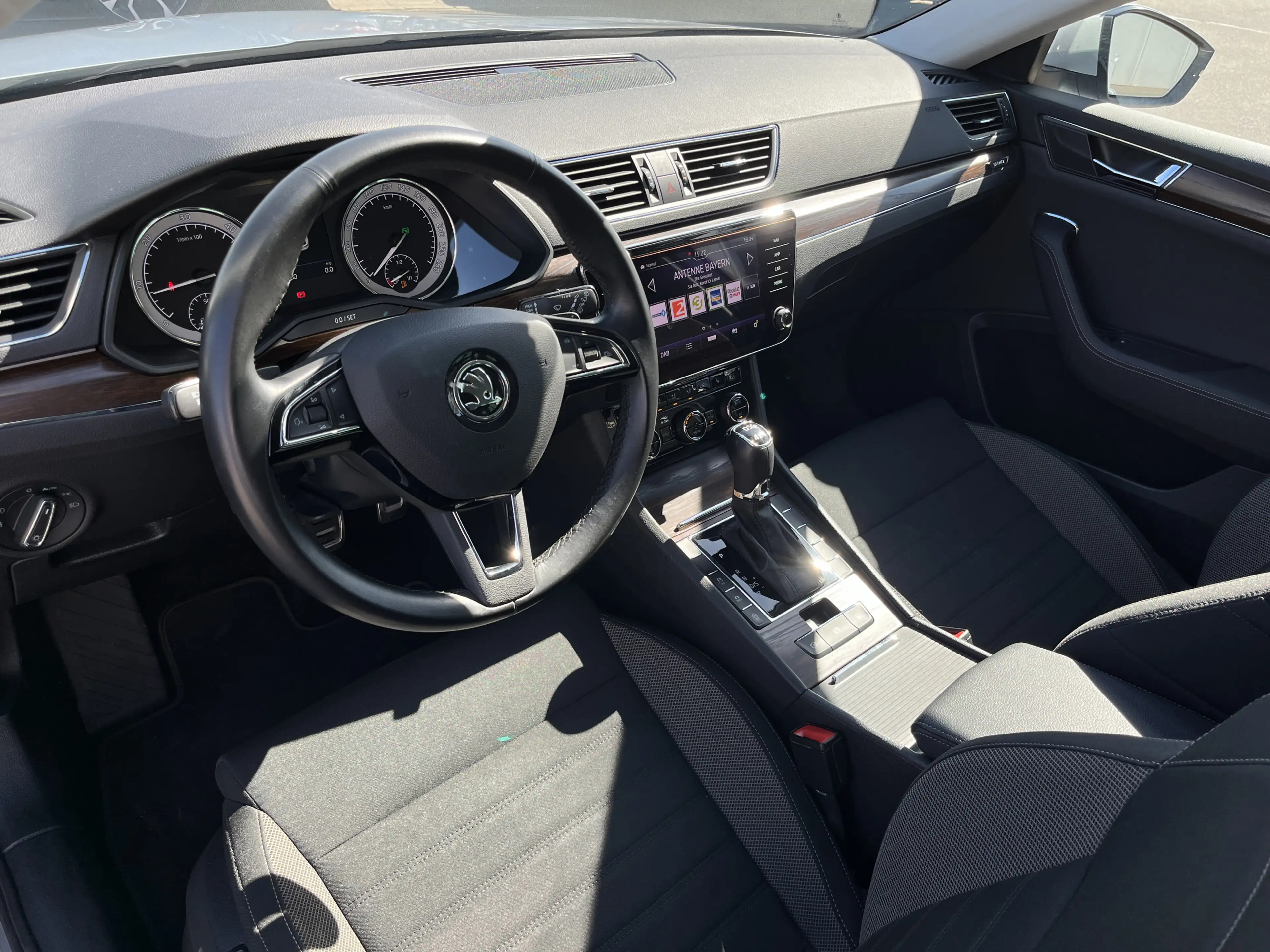 Skoda Superb SCOUT 2.0 TDI DSG 150€ m.20% Anz. 18 Navi Memory — photo 10