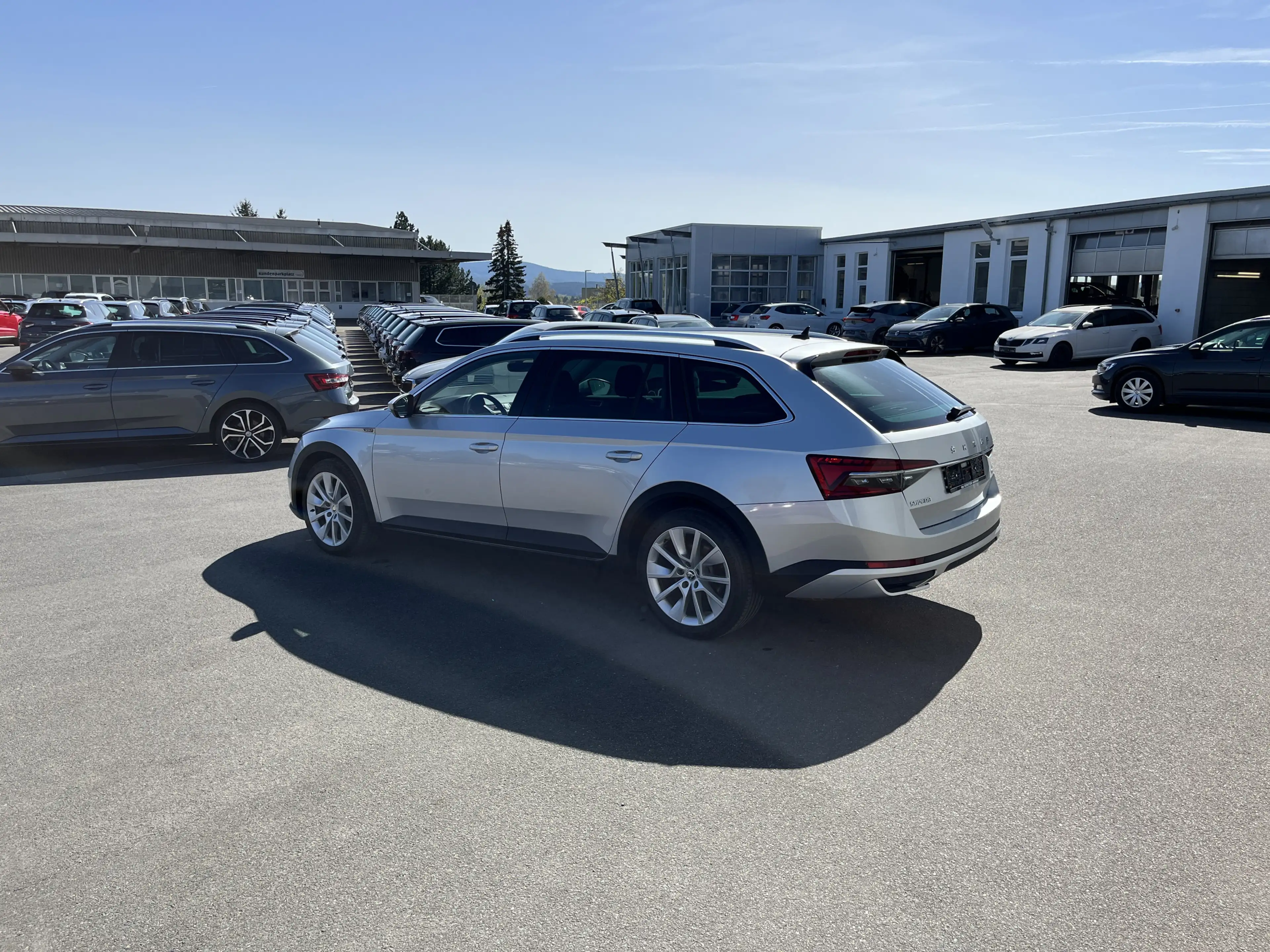 Skoda Superb SCOUT 2.0 TDI DSG 150€ m.20% Anz. 18 Navi Memory — photo 9