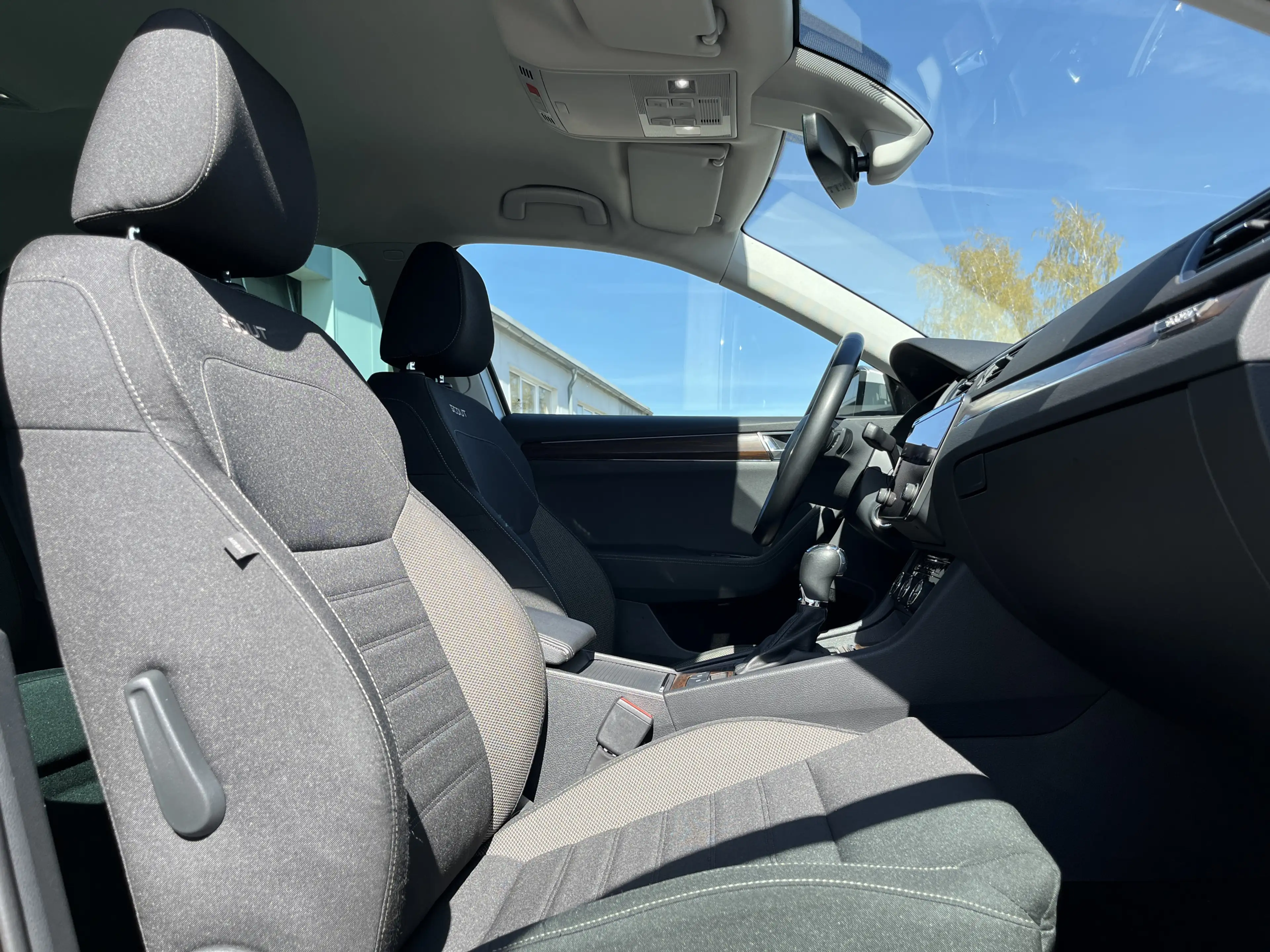 Skoda Superb SCOUT 2.0 TDI DSG 150€ m.20% Anz. 18 Navi Memory — photo 13