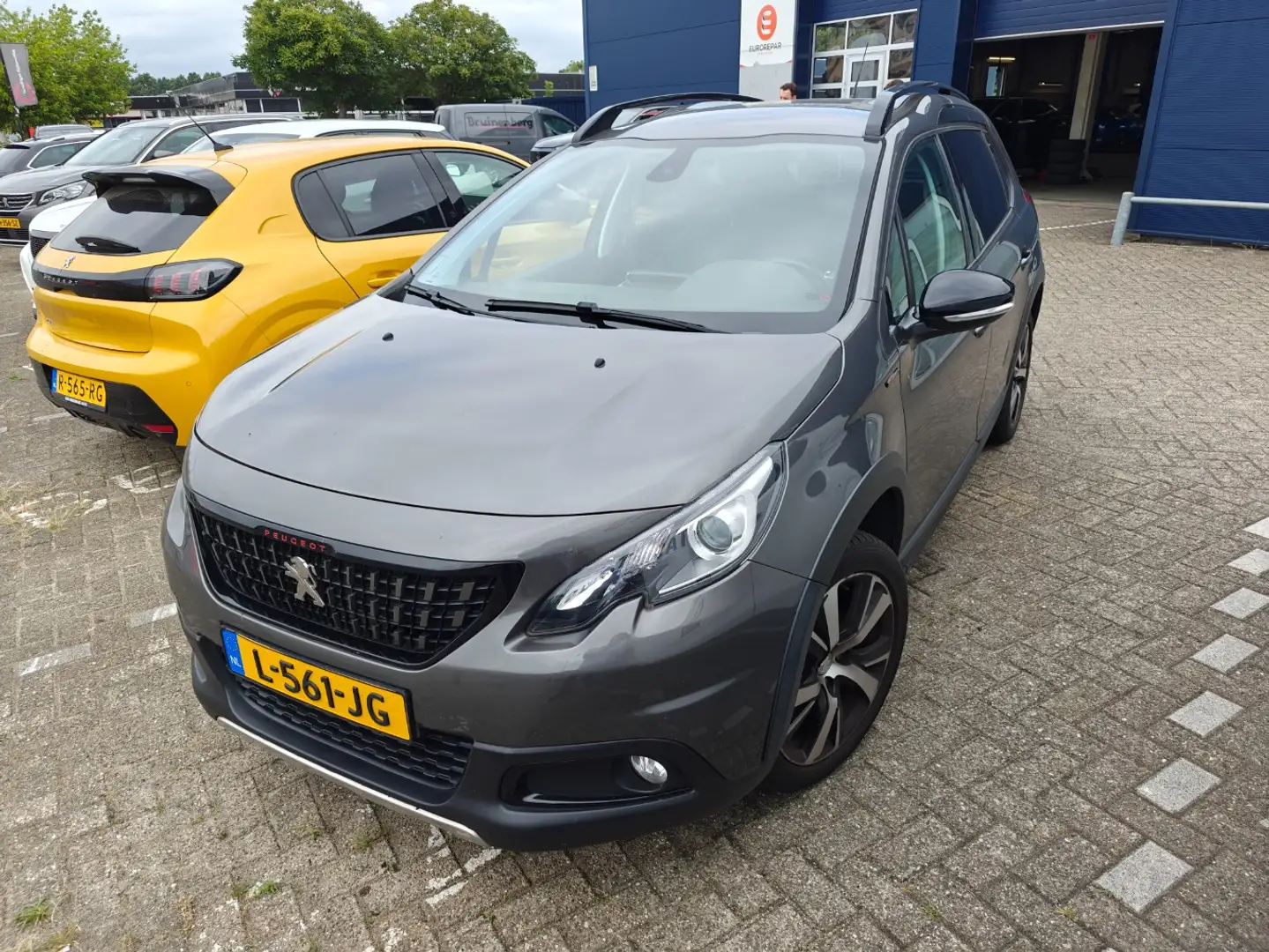 Peugeot 2008 1.2 PureTech GT-Line | Achterbank in delen neerkla Grijs - 1