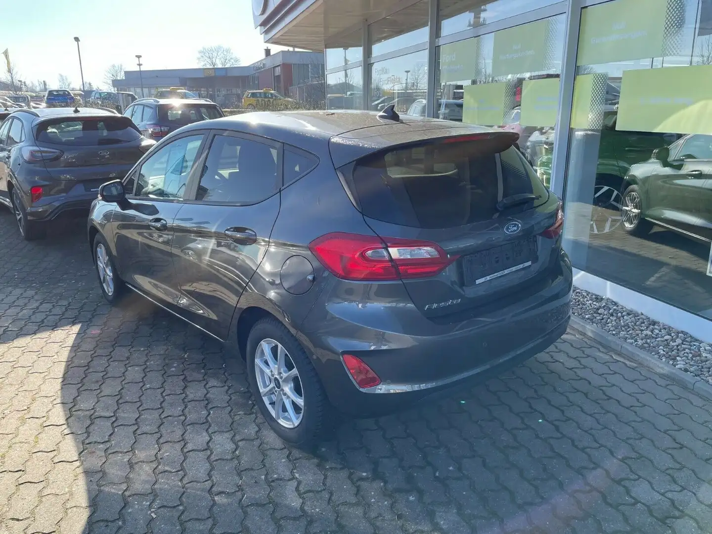 Ford Fiesta Cool&Connect 125PS AUTOM.,NAV,LMF,PPS,W-P Grigio - 2