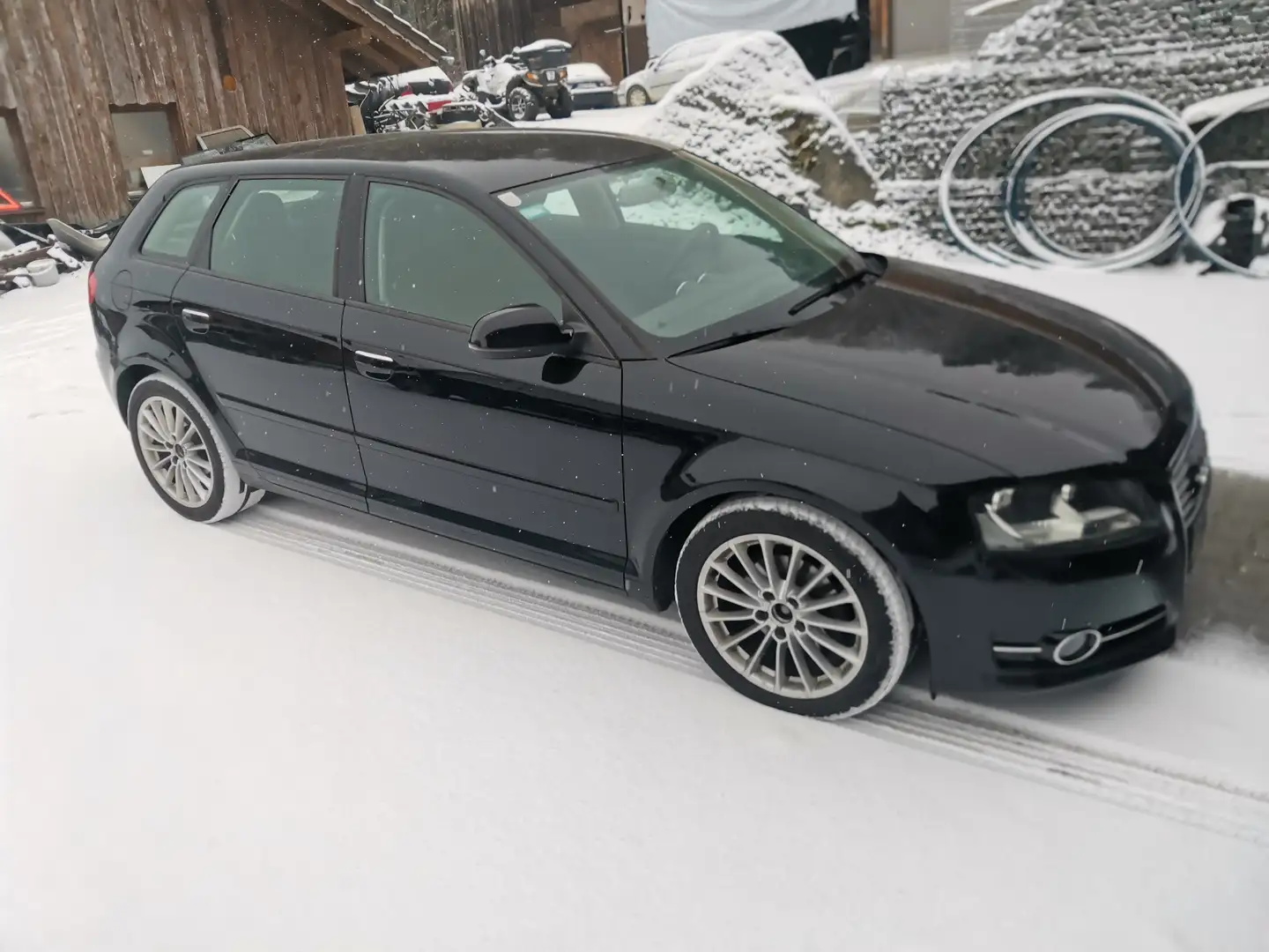 Audi A3 1.2 TFSI Attraction Schwarz - 2